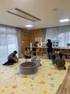 12月3日こどもホーム
"防災のお話し"がありました。
今回は地震の話。2年前の能登半島地震の体験談を参加されたみなさんと話しました🙌🏻
次回は1月22日
防災バックについてお話ししまーす❗️
#立山町
#富山
#立山町子育て支援センターにじいろ
#立山子育て支援センターにじいろ
#立山町子育て
#子育て支援センター
#子育て支援
#富山ママ
#子育てママ
#子育て
#富山子育て
#子育て応援
#にじいろ
#ママ