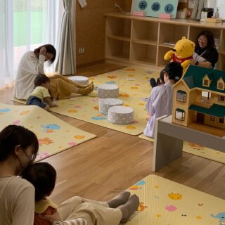 防災のおはなし

今日は火事の避難のおはなし

お　さない
は　しらない
し　ゃべらない
も　どらない

のキーワードで

突然の災害の時にも、日常から備えることの大切さをお話していただきました。

６月は　防災食を食べてみよう！を開催します。
予約は２０日から
８組限定です。
ご参加お待ちしています！

#アカリエ
#立山町
#ぼうさいのおはなし
#つながる防災プロジェクト